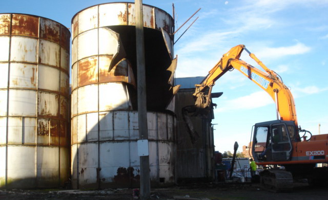 petstock silos2.jpg